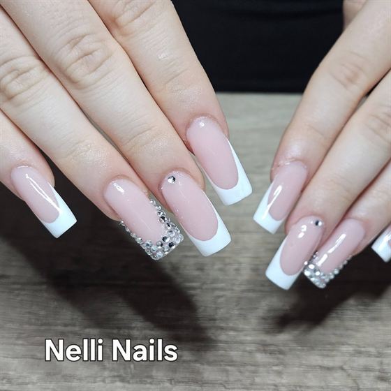 Fehér francia hosszú műköröm – Nelli Nails, Hidas